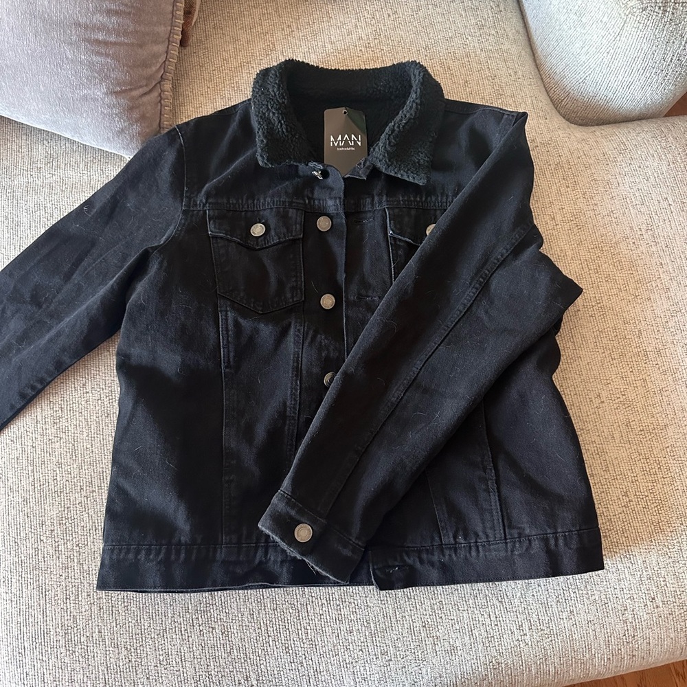 Boohoo Man Black Denim Jacket with Sherpa Inside